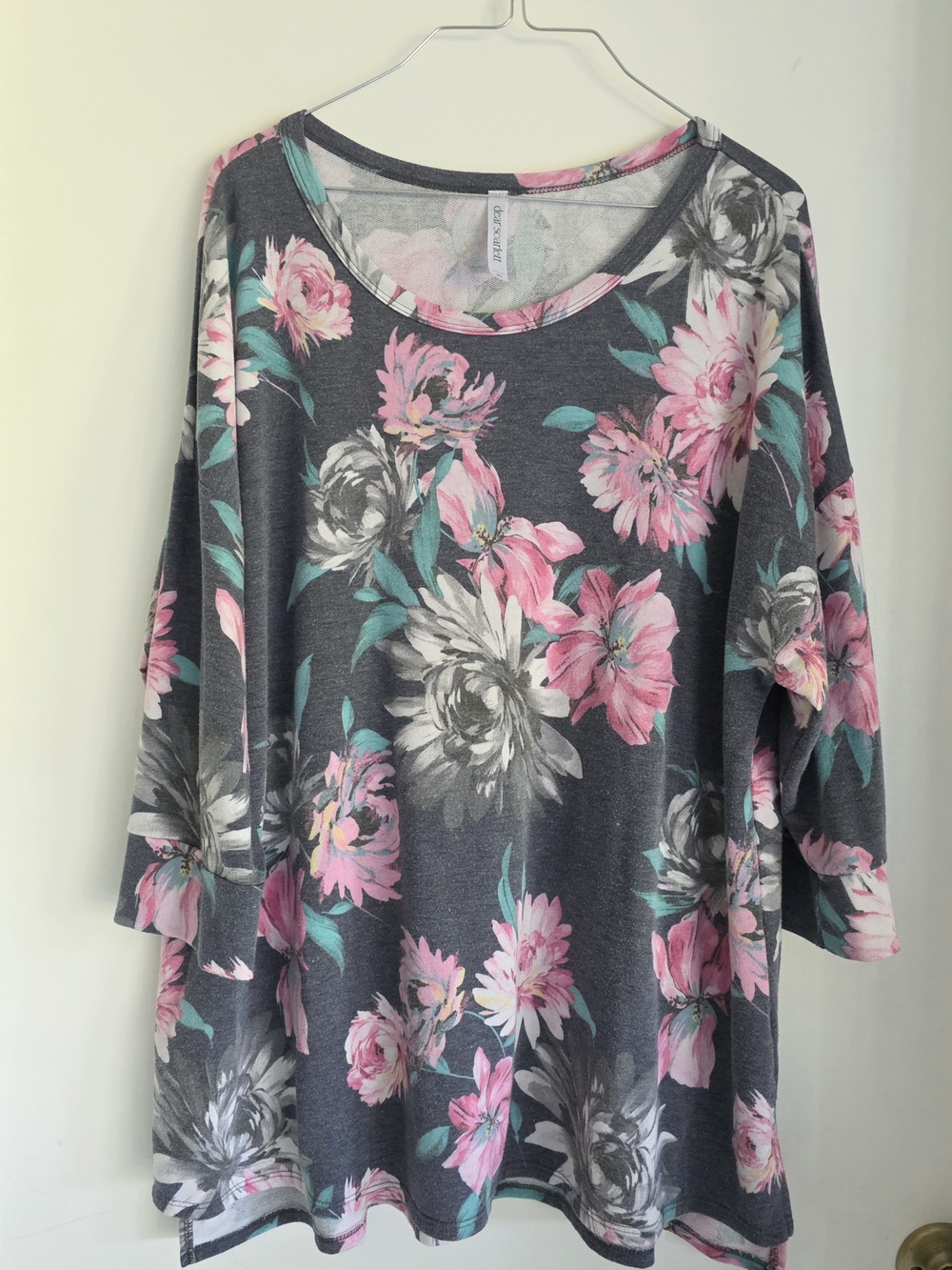 Dear Scarlett Charcoal Floral Scoop Neck Tunic with Pink & Teal Accents Xl